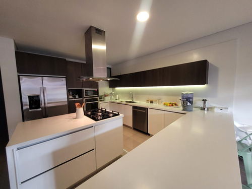 Fabuloso Apartamento, Chico Reservado, 175m2, $10 Millones Mas Admon