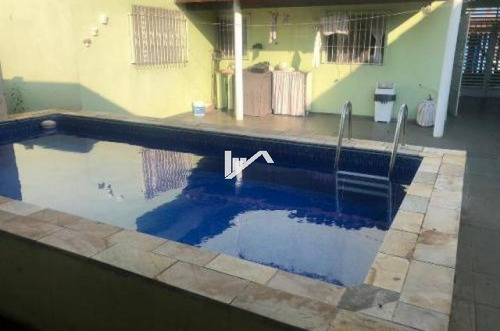 Imagem 3 de 14 de Linda Sobrado Com Piscina E Financiamento Bancário 700m Do M