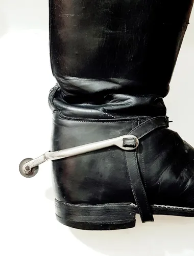 Botas Antiguas De Montar Espuelas De Rueda Talla 39, Adorno. (Usado)