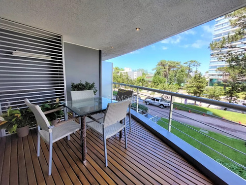 Venta Apartamento En Edificio Tressesenta