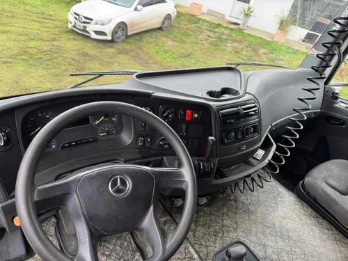 Mercedes Benz 2035 2015 Automático Impecable