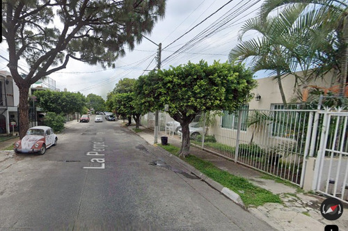 Excelente Casa Ubicada En Colonia Jardines Del Country Guadalajara Jalisco, Con 3 Recamaras Y 236m2, A Unos Minutos Del Instituto América Jardines Del Country.