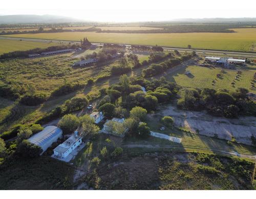 Casa De Campo - Santa Ana - Casa, Galpón Y Departamento