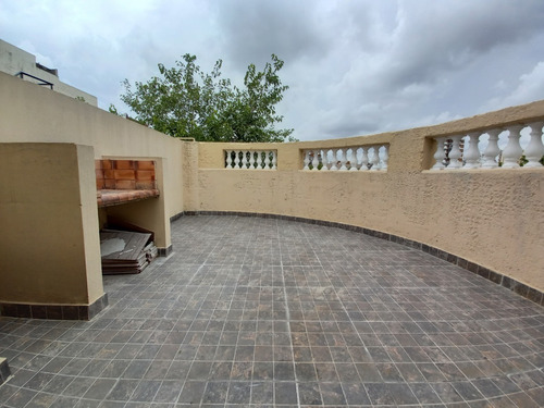 Imagen 6 de 11 de Moderno Ph 2 Amb. En Flores Con Terraza Y Parrilla