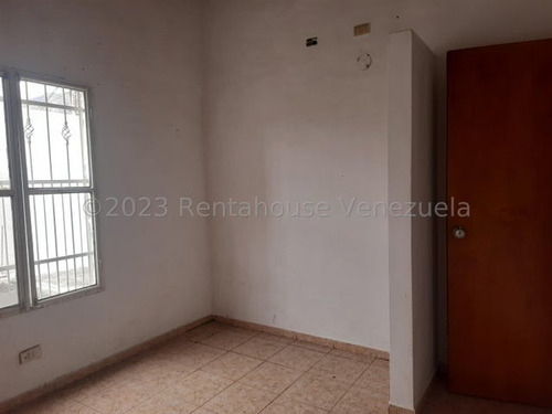 Imagen 2 de 10 de Casa En Venta En Urb. Carmen Elina, San Juan De Los Morros. 23-24540