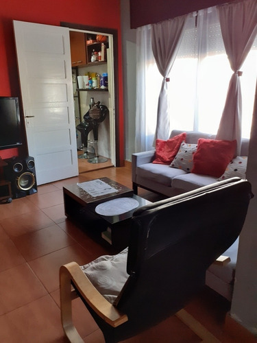 Casa De 2 Dormitorios En Barrio La Unión