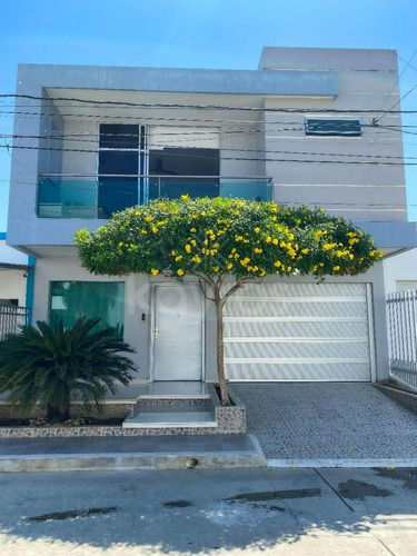 Hermosa Casa Grande En Monteverde, Con Excelentes Acabados, Montería