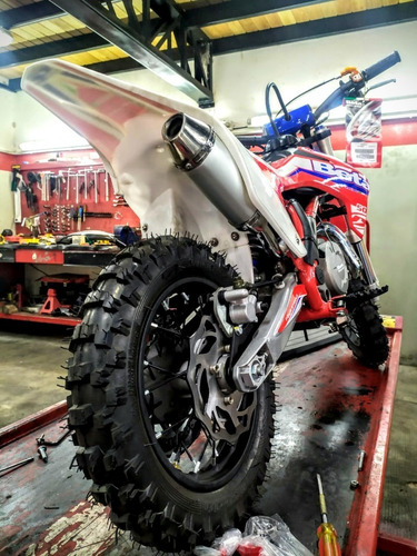 Imagen 2 de 8 de Service Taller Especializado Motos Rolling Motors San Justo