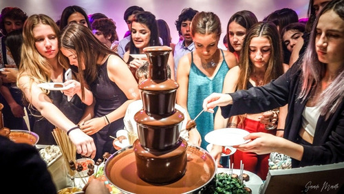 Cascada De Chocolate Servicio..15 Años,boda,cumpleaño