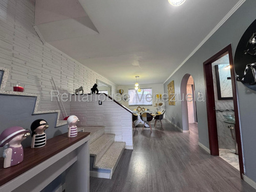 Espectacular Casa En Venta Ubicada En Exclusiva Urbanización El Marqués / Mls 25-21211 Ia