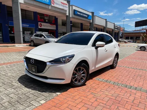 Mazda 2 Touring 1.5 sedan mecanico