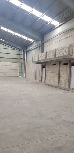 Imagen 5 de 11 de Bodega En Renta De 1200 M2 Con Área De Oficinas Y Baños
