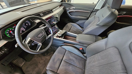 Imagen 18 de 25 de Audi Q8 Sportback E-tron