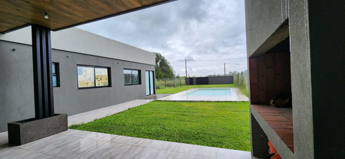 Casa En Venta 3 Dormitorios Ibarlucea