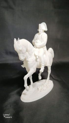Napoleón A Caballo De 20cm De Altura Color Blanco