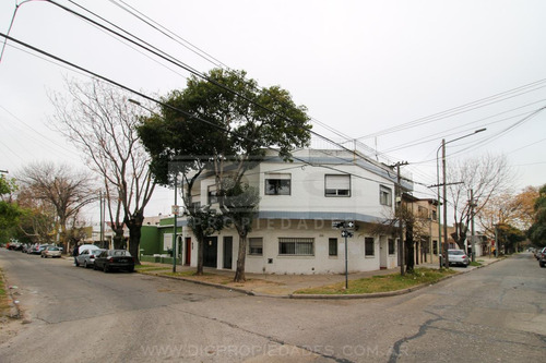 Imagen 4 de 11 de Deposito Sobre Dos Lotes - Venta - Munro