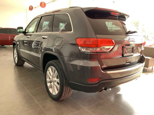Imagen 3 de 12 de Jeep Grand Cherokee 2017 5p Limited Lujo 4x4 V8/5.7 Aut