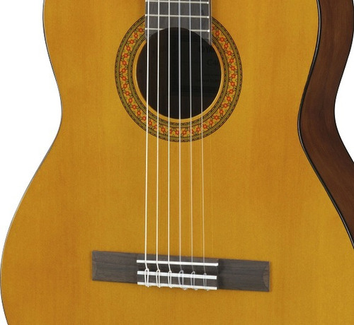 Guitarra criolla clásica Yamaha C40 para diestros natural palo de rosa brillante