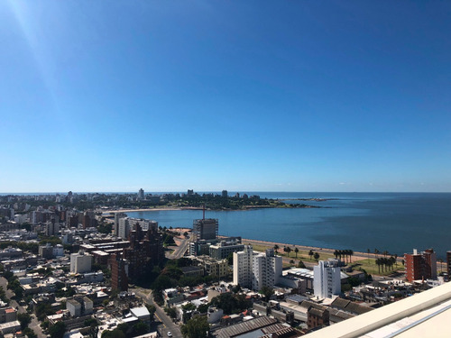 Gonzalo Ramirez Y Ejido. Piso 22, Gran Vista, 1 Dorm Con Placard 1 Baño, A/a, 2 Bbcoa. Laudry, Play Room Con Wifi, Juegos Para Niños, Porteria 24hs, Vigi. 24 Hs Garaje Y Gastos Conexiones Incluidos