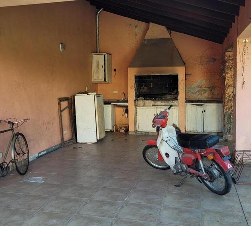 Casa 3 Ambientes Castelar Norte Con Pileta
