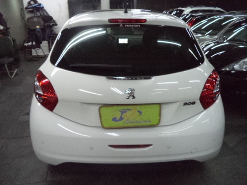 Imagem 11 de 15 de Peugeot 208 Allure 1.5 8v Flex 5p Completo Teto Dvd 2015 Bco
