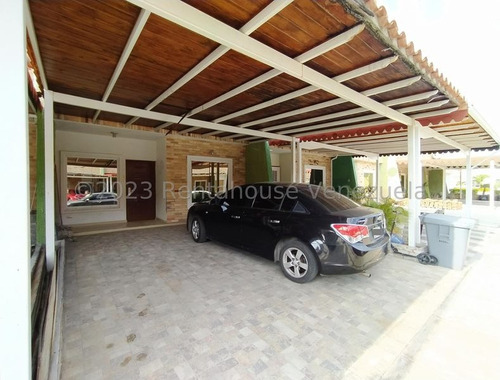 Casa En Venta En La Morita Tipo Townhouse De Oportunidad 23-31055 Holder 