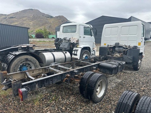 Ford Cargo 915e 2013