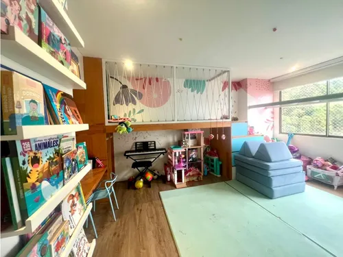 Apartamento Amoblado En Arriendo En El Poblado Parte Alta