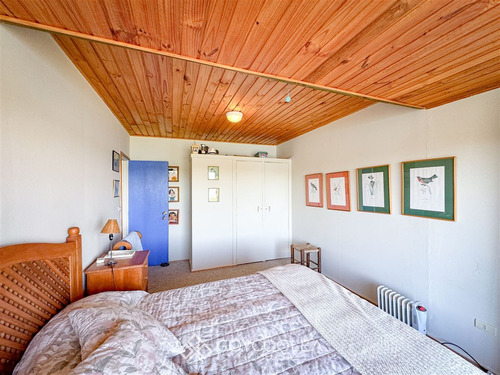 Casa En Venta De 5 Dorm. En Las Cabras
