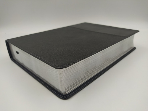 Imagen 2 de 2 de Biblia De Estudio Ryrie Ampliada Rvr60 - Duo-tono Negro, De Charles C. Ryrie. Editorial Portavoz, Tapa Blanda En Español, 2017