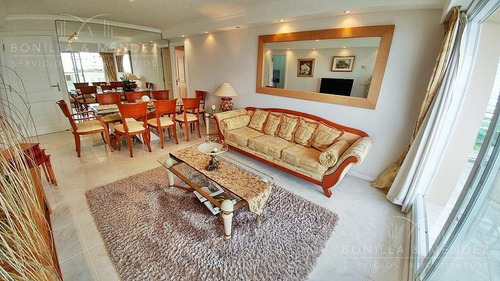 Coral Tower, Playa Mansa, 50% Contado Y Saldo En 18 Meses Sin Intereses.