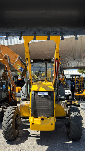 Retroexcavadora New Holland B80c 4wd Kit Nueva