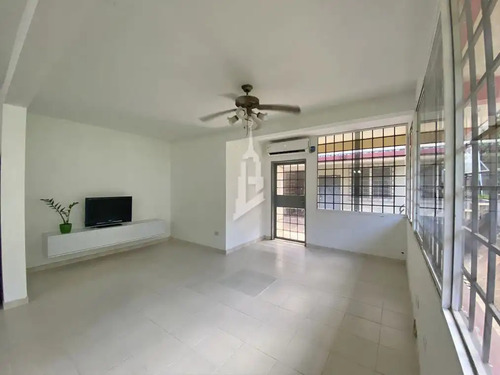 Casa En La Urbanización Campo A De Ferrominera