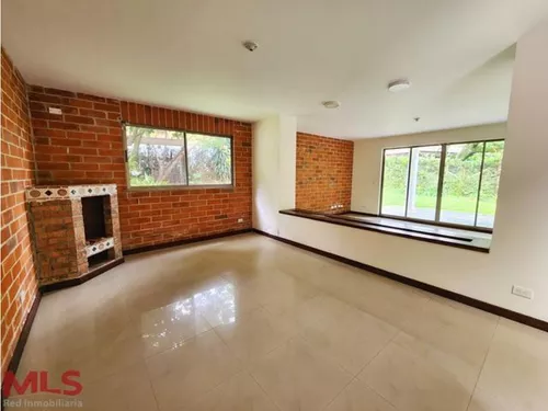 Muy Tranquila Con Muy Buenos Espacios(mls#240552)