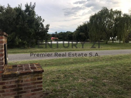 Imagen 3 de 10 de Lote En Venta En Casuarinas Del Pilar Club De Campo