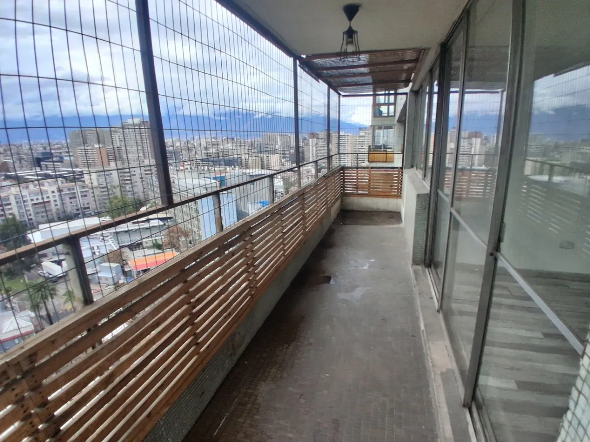 Imagen 2 de 14 de Amplio Depto Diagonal Paraguay $ 650.000