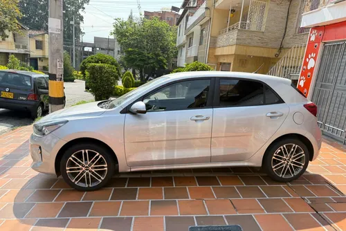 Kia Rio 1.4 Vibrant Hb At