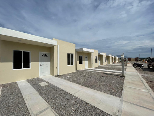 Casa  Andador Lobera 2, Fraccionamiento Los Llanos, Jiquilpan Mich