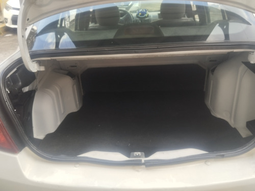 Nissan Platina 1.6 Custom Ac Mt