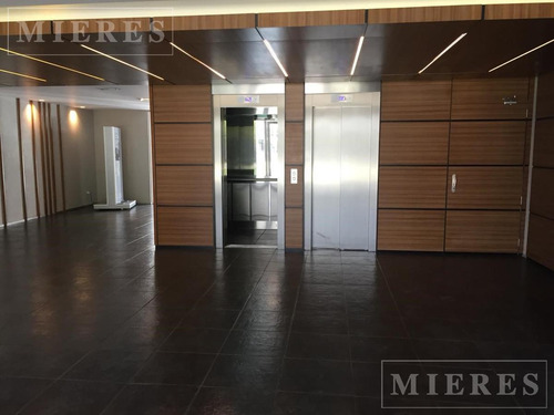 Imagen 3 de 20 de Muy Linda Oficina En Venta En Primer Piso En Agora Iii