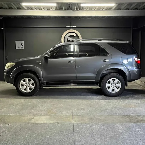 Toyota Fortuner 2.7l
