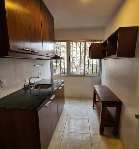 Apartamento Un Dormitorio. Alquiler. Centro Sur