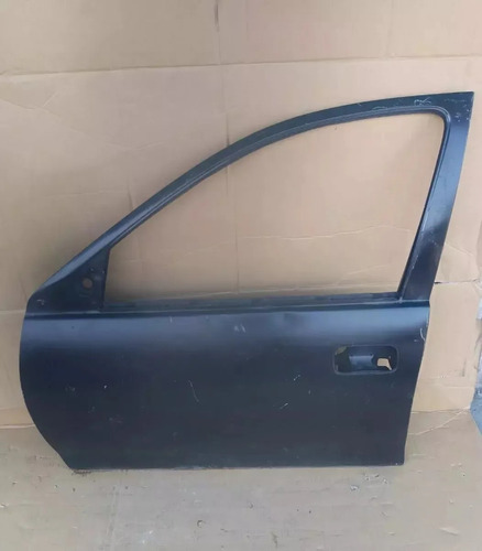 Puerta Delantera Izquierda Chevrolet Corsa Sedan Usada