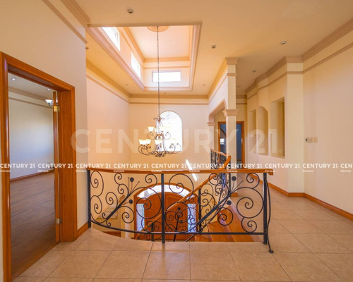 Casa En Venta En Fraccionamiento Rincon De Las Lomas Chihuahua, Chih.