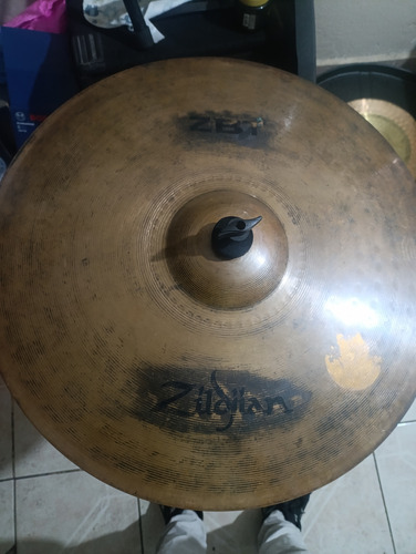 Platillo Zildjian Zbt 20 Pulgadas Ino Incluye Atril! Dorado (Usado)