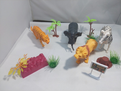 Set De 4 Animales Salvajes, León, Tigre, Etc, Más Accesorios