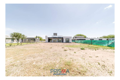 Imagen 28 de 30 de Casa En Cañuelas Country Golf. 3 Dorm. Venta