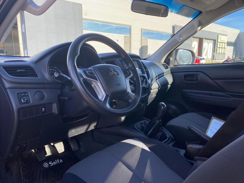 Mitsubishi L200 L200 Katana D/C 2.4 TD MT CR