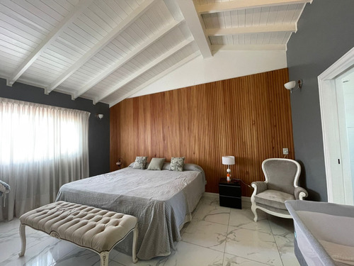 Casa En Venta - 6 Ambientes - Centro - Luján