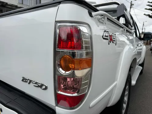Mazda BT50 2.6 4x4 gasolina
